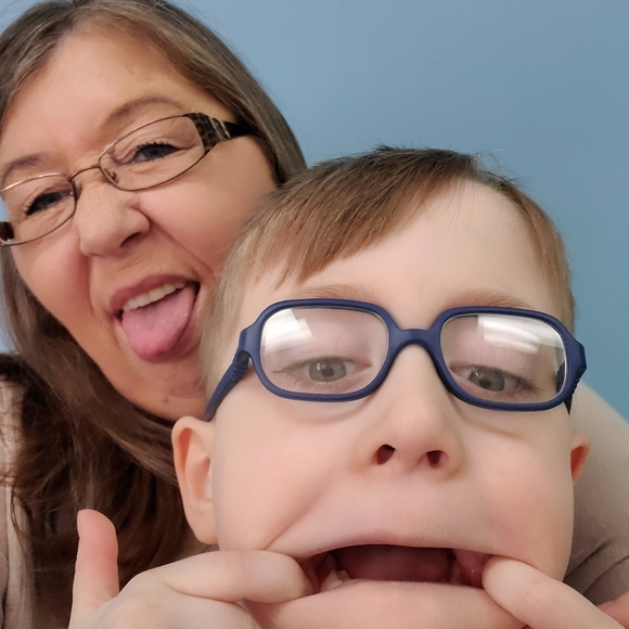 Meet your Posher, Janon "Posh Ambassador" - Picture 4 of 6